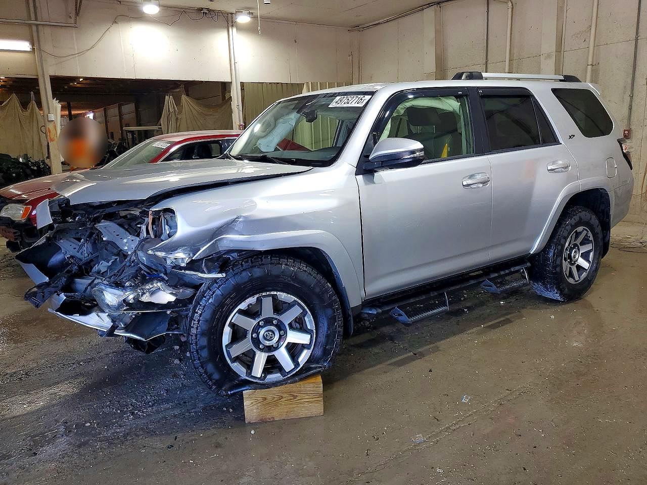 Salvage Toyota 4Runner Image