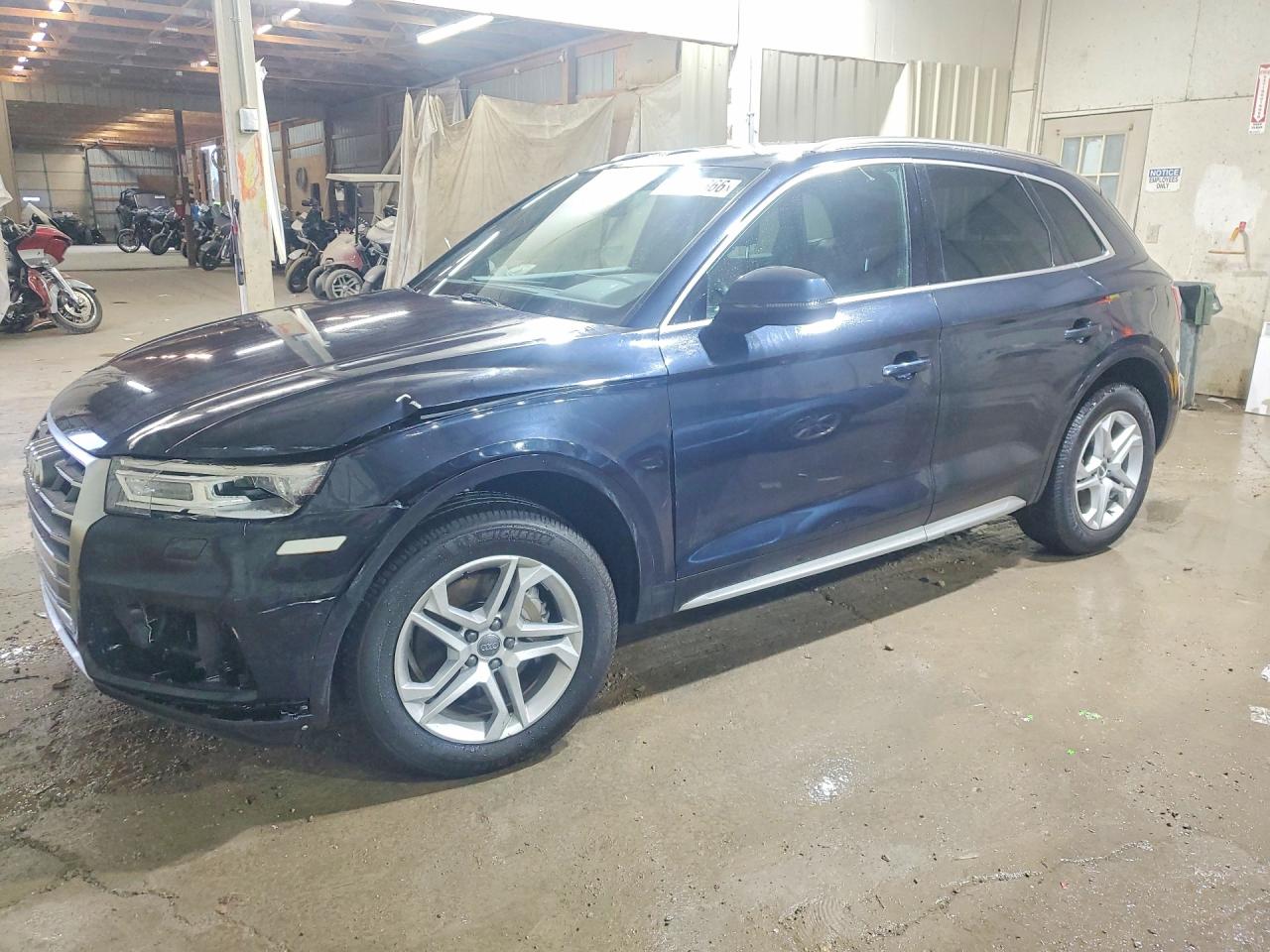Salvage Audi Q5 Image
