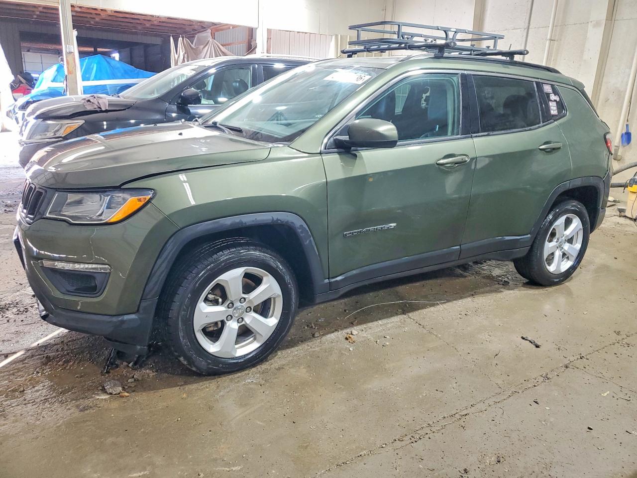 Salvage Jeep Compass Image