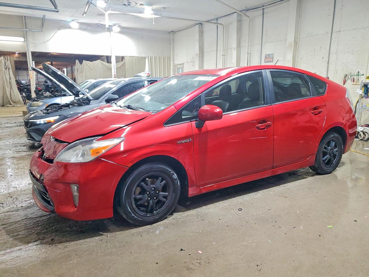 Salvage Toyota Prius Image