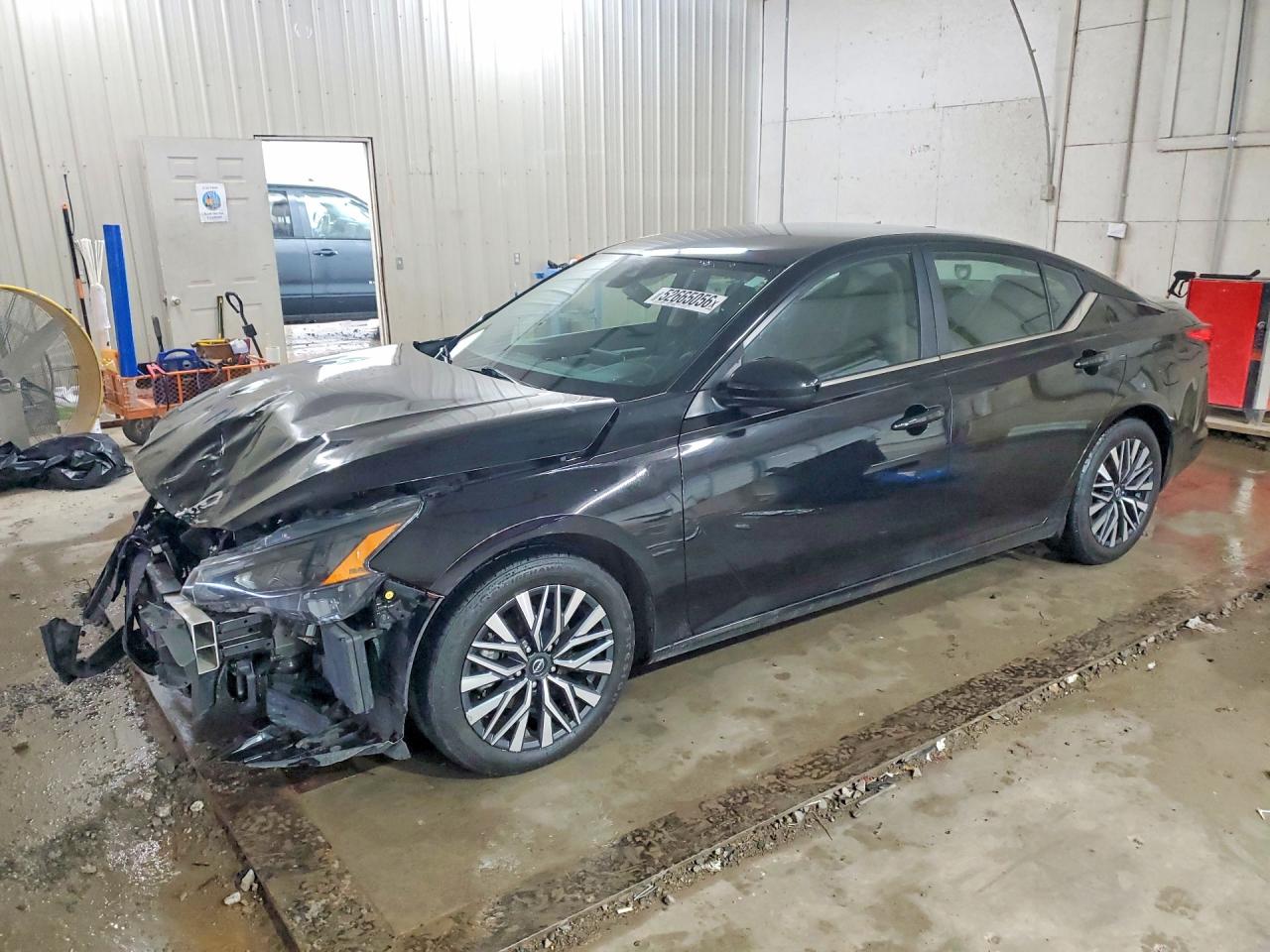 Salvage Nissan Altima Image