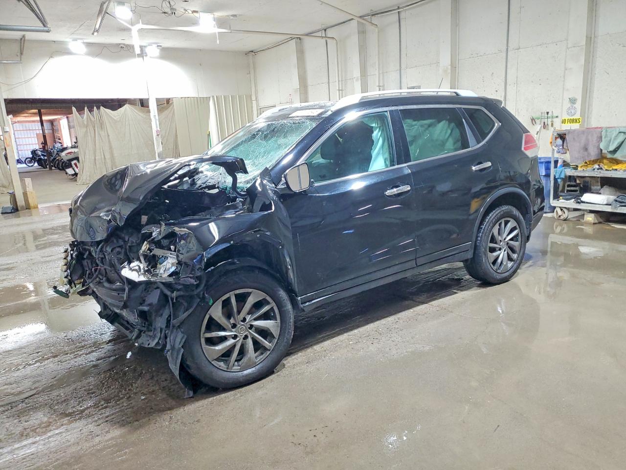 Salvage Nissan Rogue Image