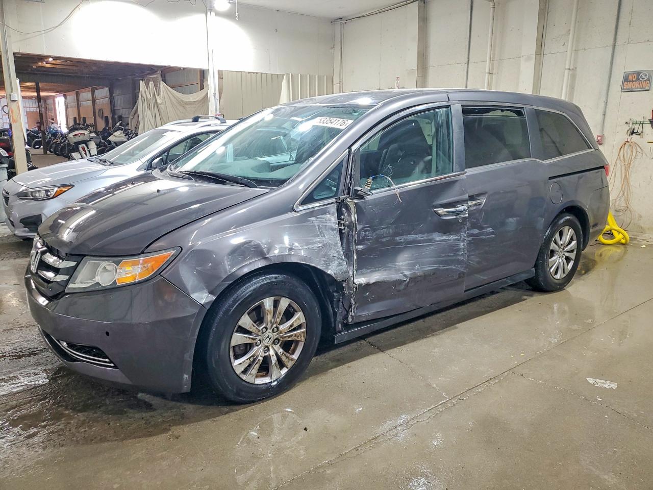Salvage Honda Odyssey Image