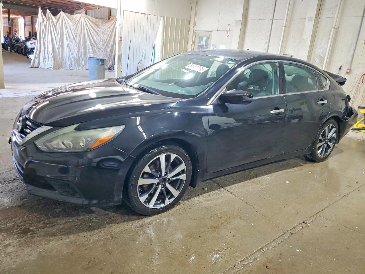 Salvage Nissan Altima Image