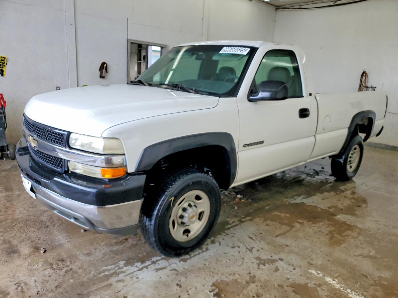 Salvage Chevrolet Silverado Image