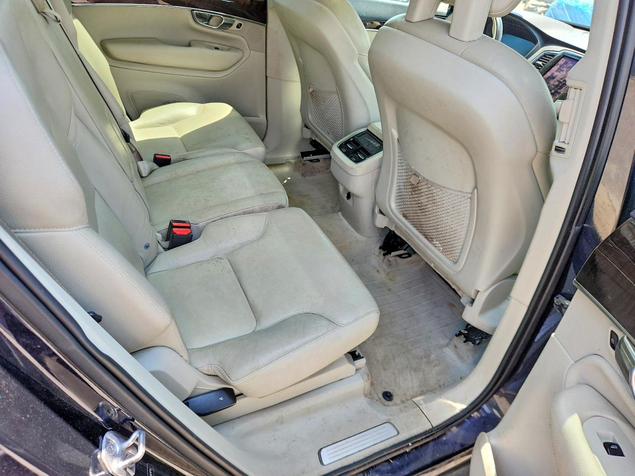Volvo XC90 T6