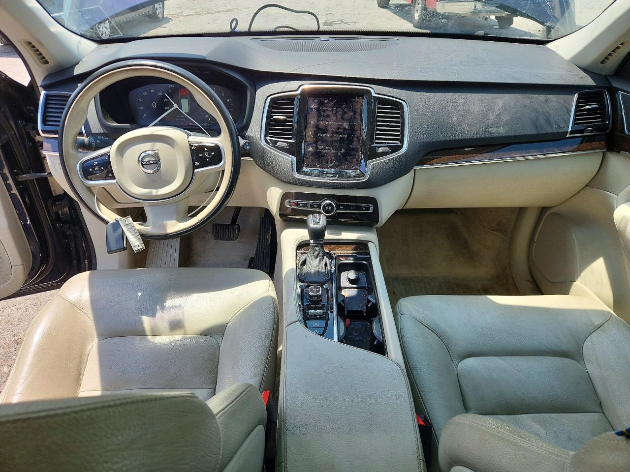 Volvo XC90 T6
