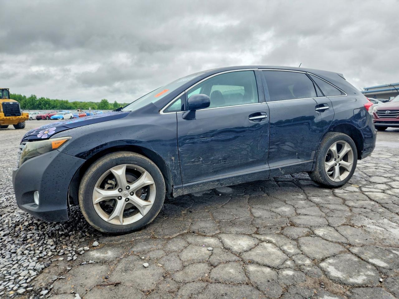 Salvage Toyota Venza Fwd Image