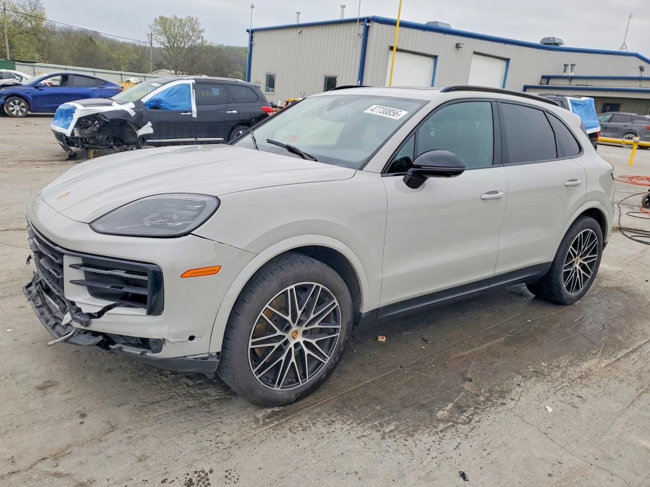 Salvage Porsche Cayenne Image