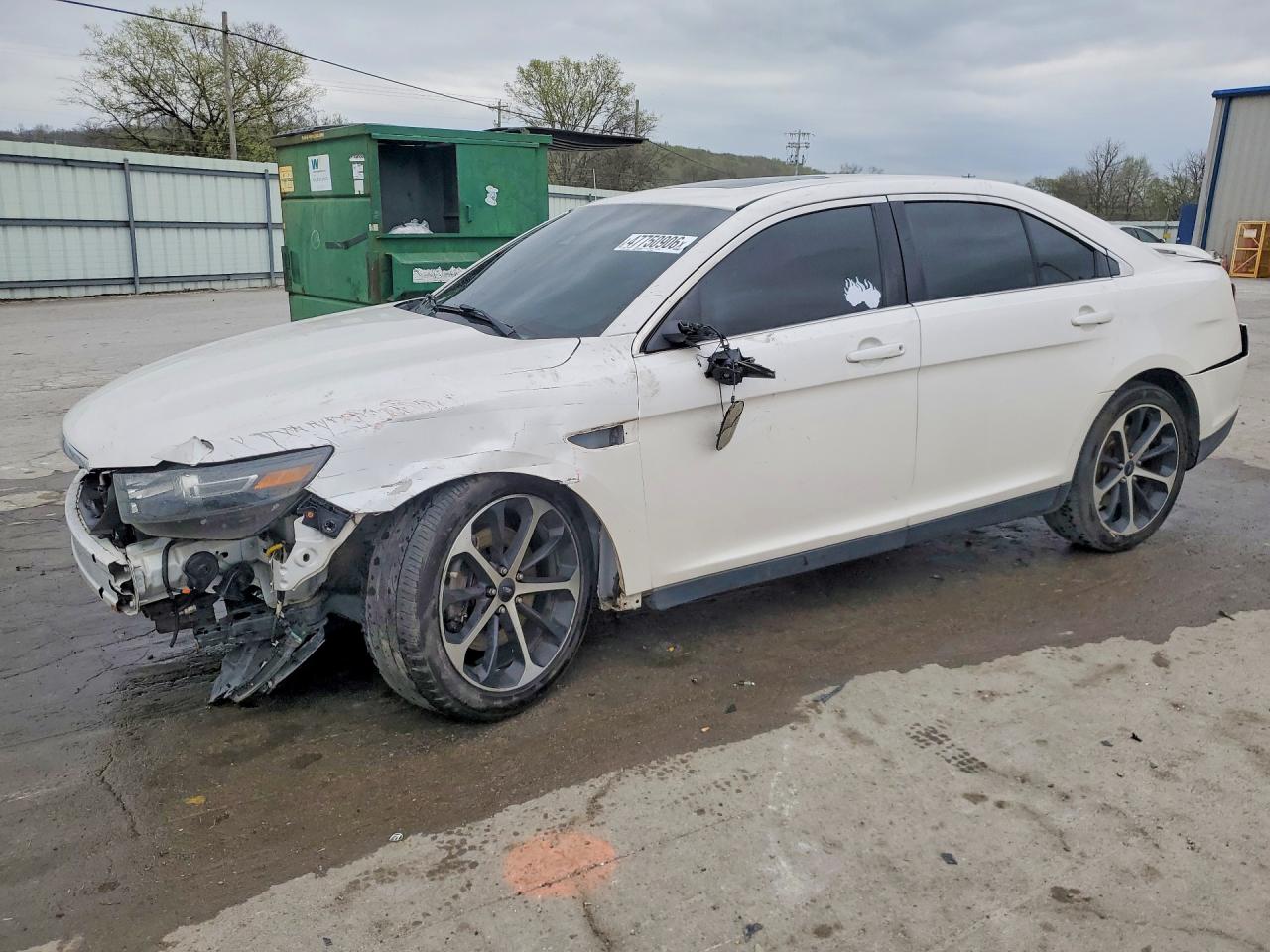Salvage Ford Taurus Image