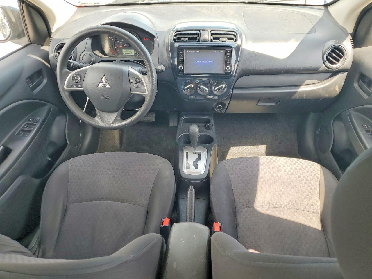 Mitsubishi Mirage Es