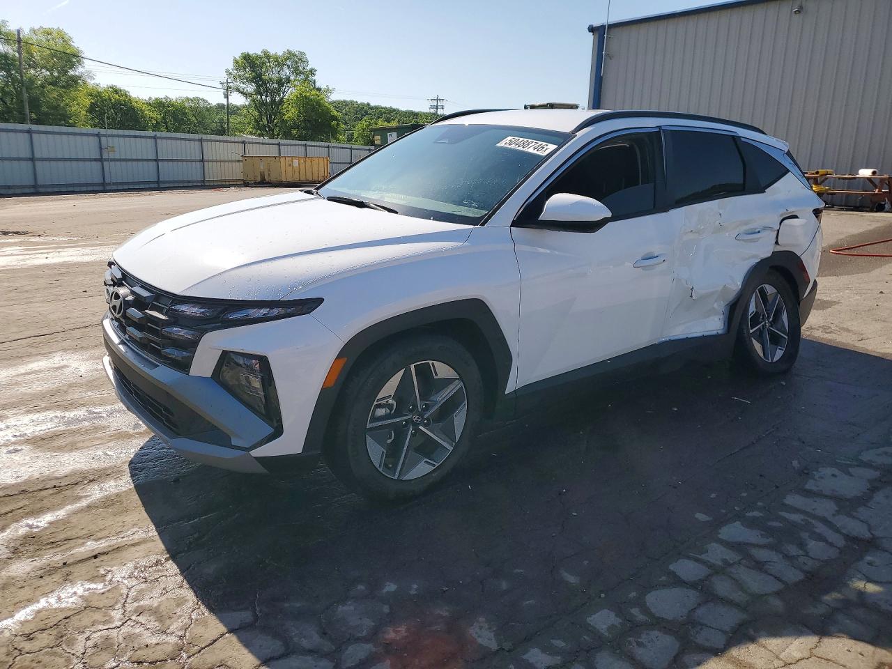 Salvage Hyundai TUCSON Image