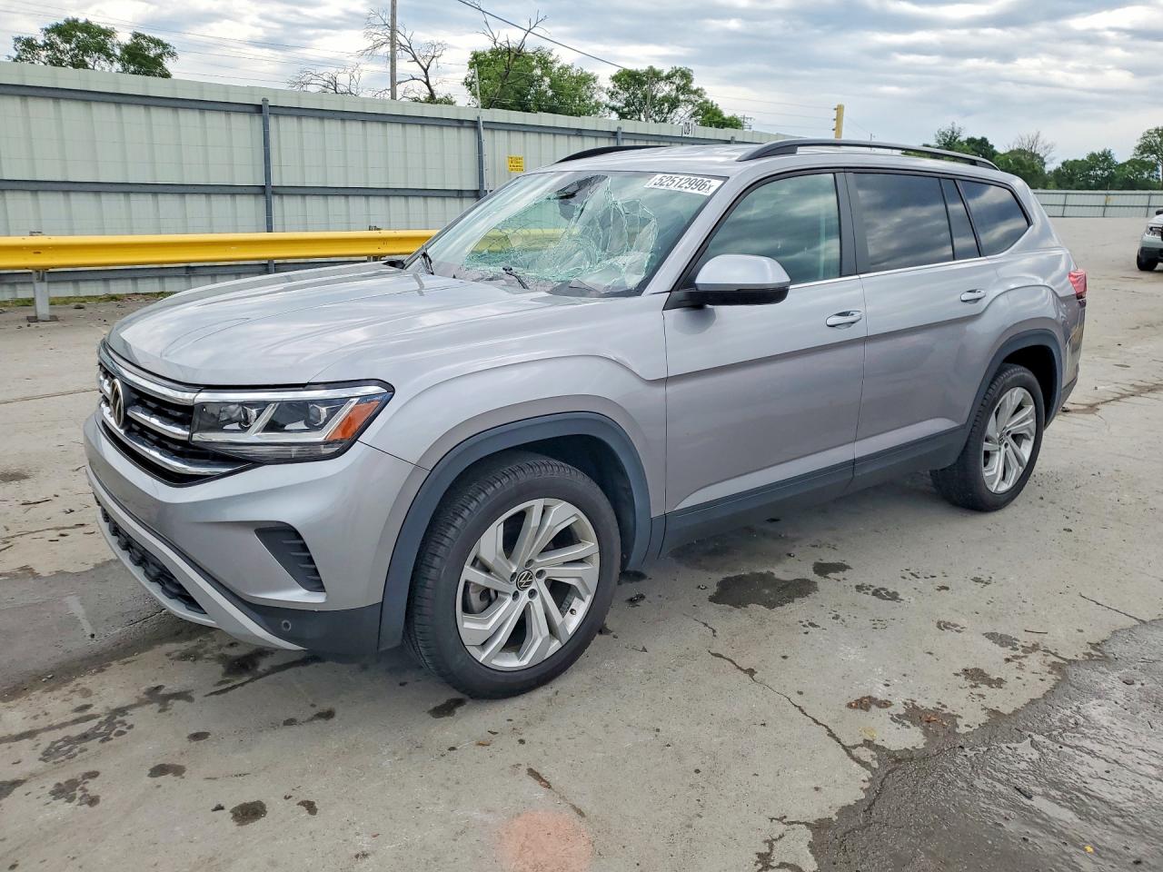 Salvage Volkswagen Atlas Image