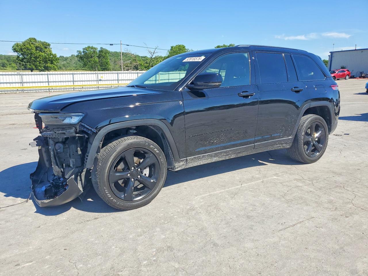 Salvage Jeep Cherokee Image