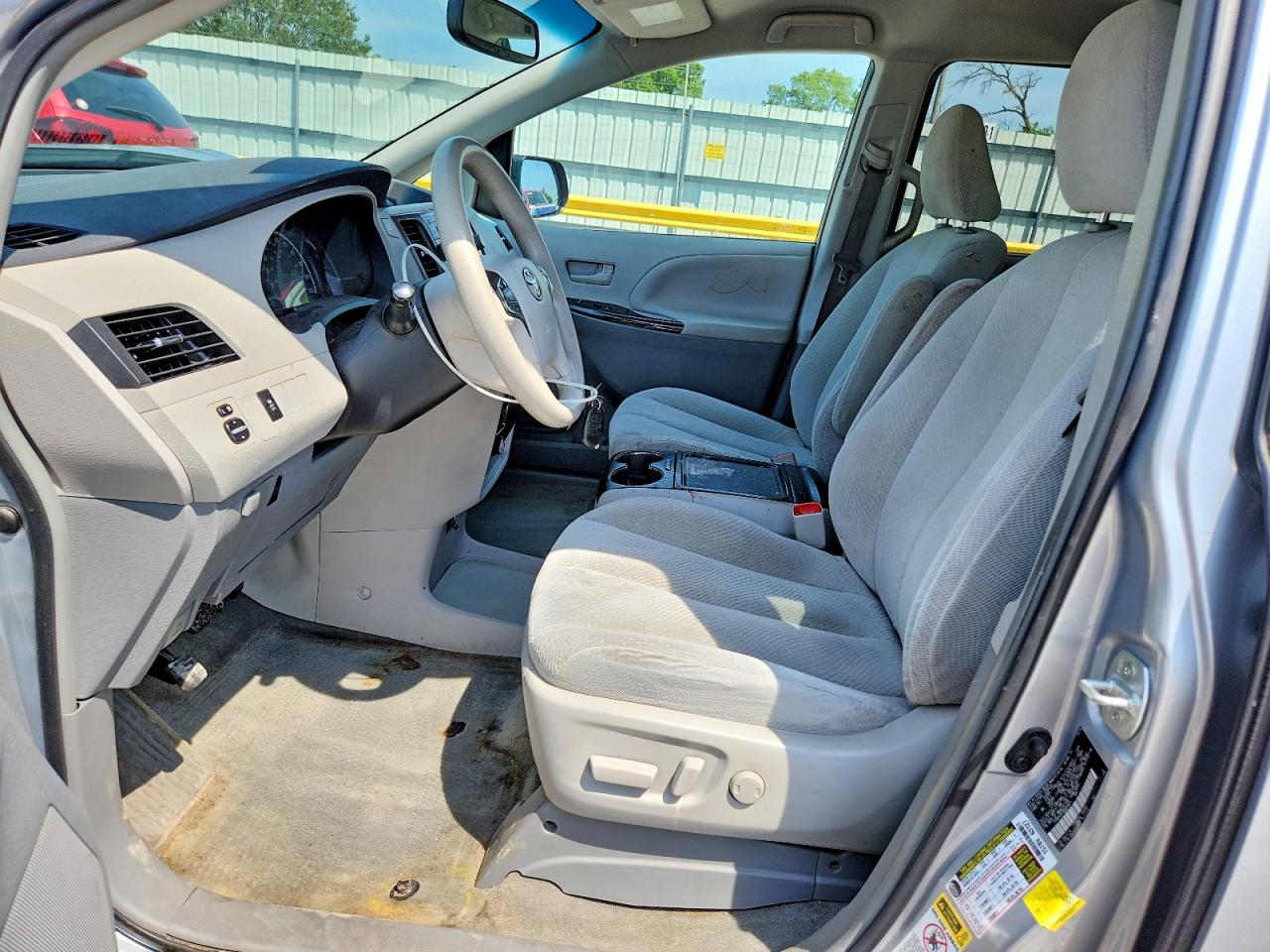 Toyota Sienna Le