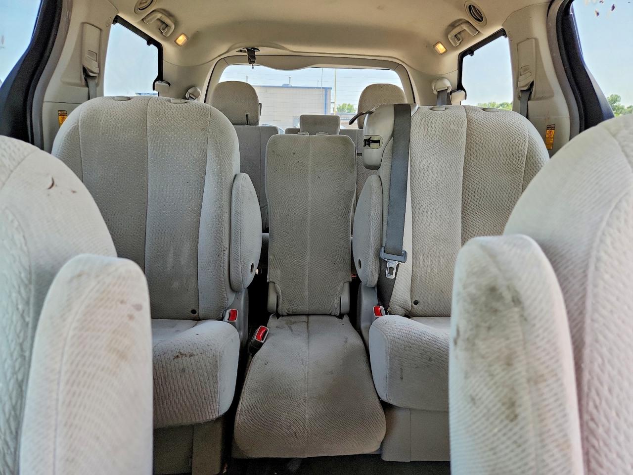 Toyota Sienna Le