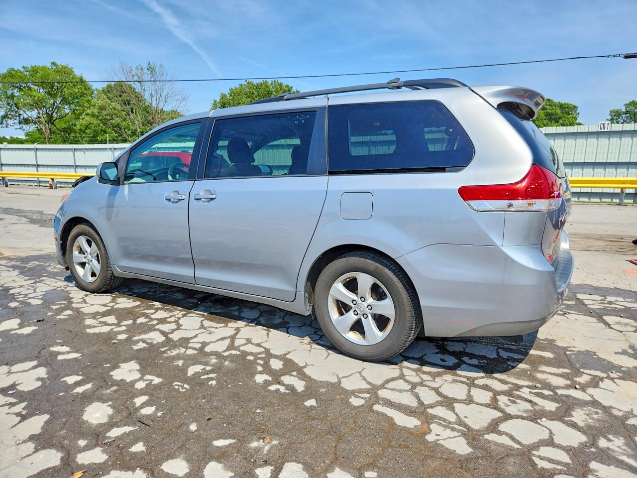 Toyota Sienna Le