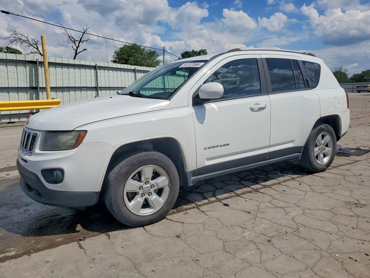 Salvage Jeep Compass Image