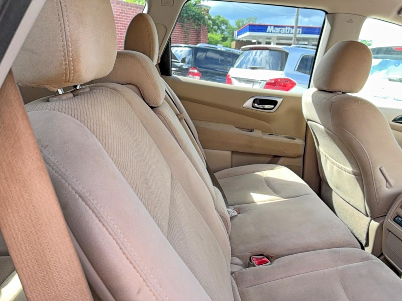 Nissan Pathfinder S