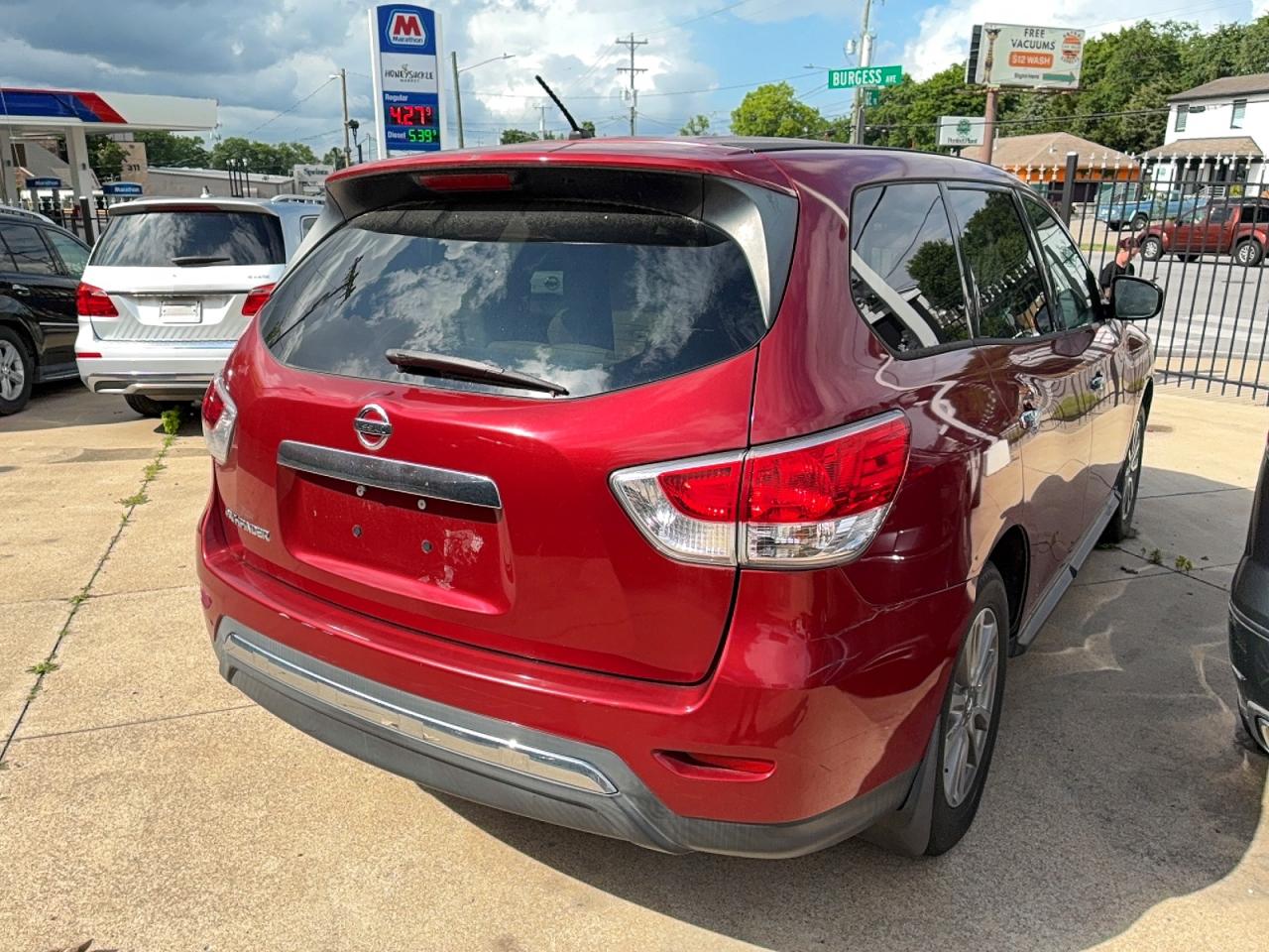 Nissan Pathfinder S