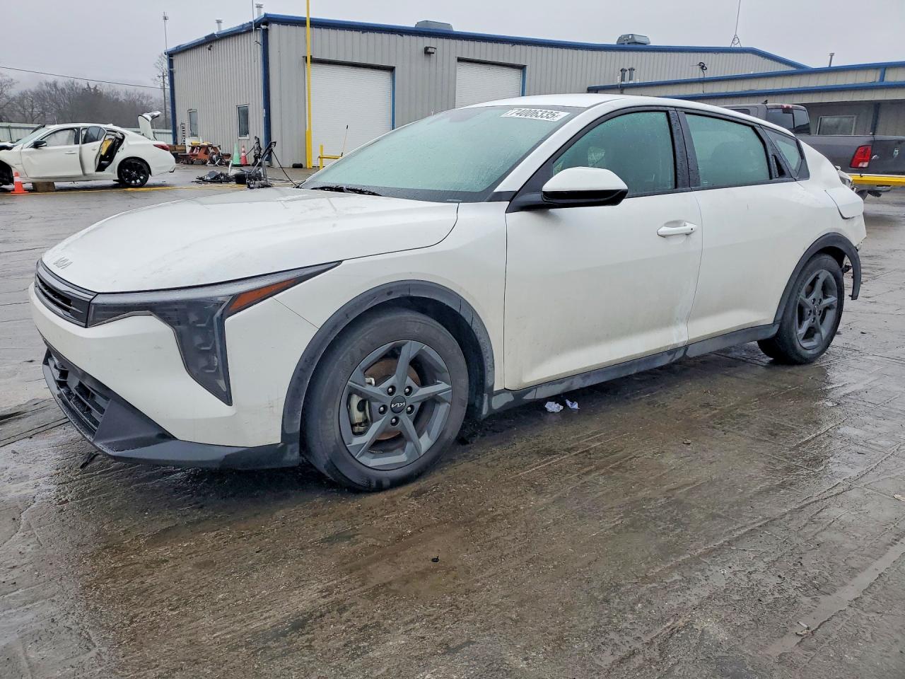 Salvage Kia K4 Lxs Image