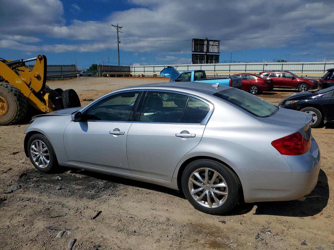 INFINITI G37 Base