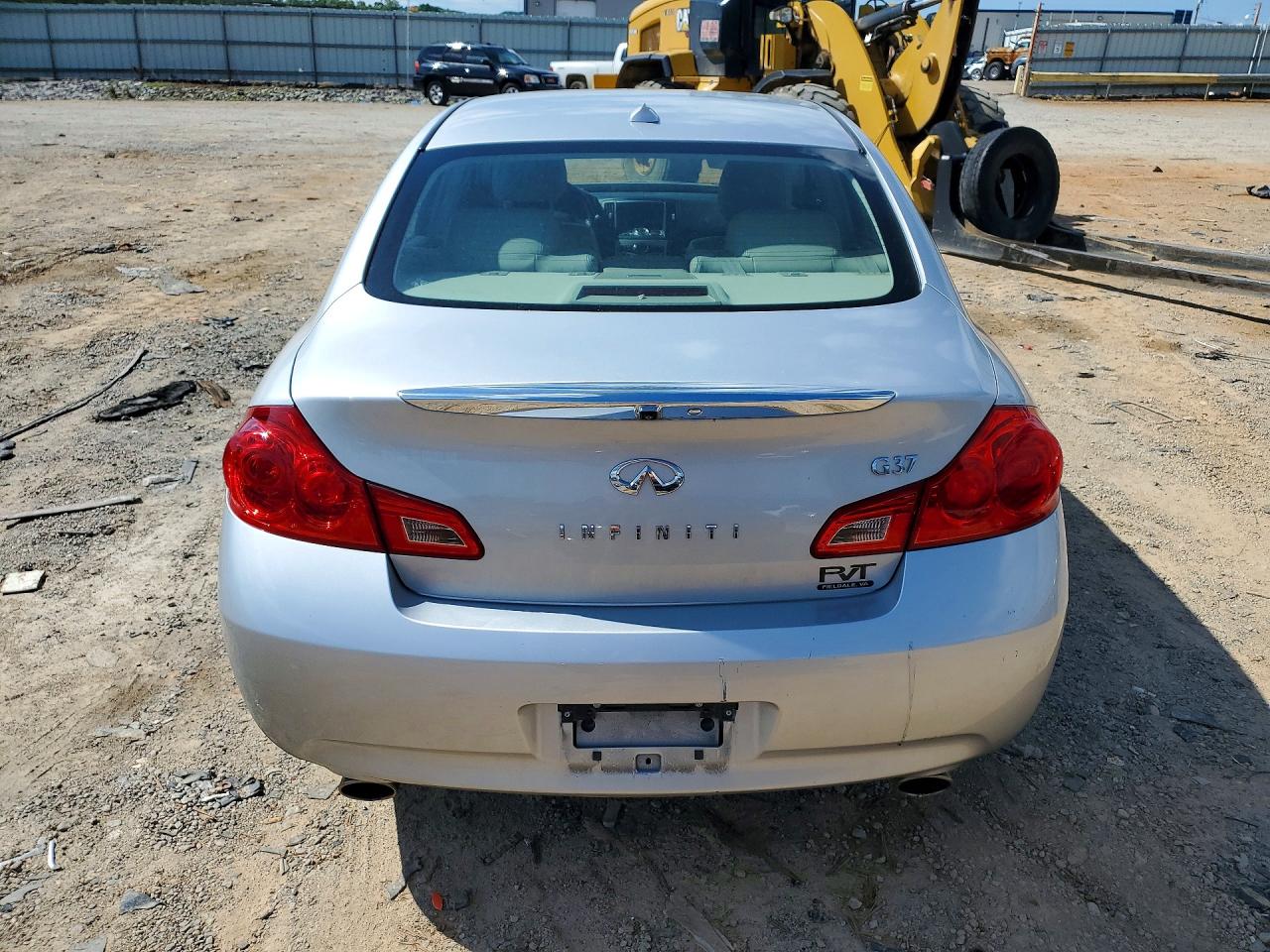 INFINITI G37 Base