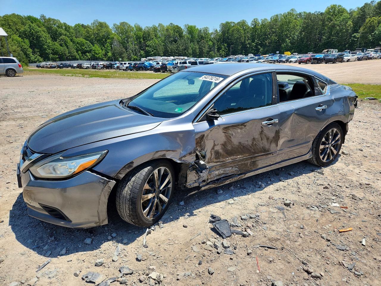 Salvage Nissan Altima Image