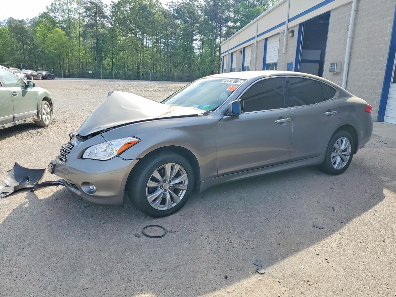 Salvage INFINITI M37 Image