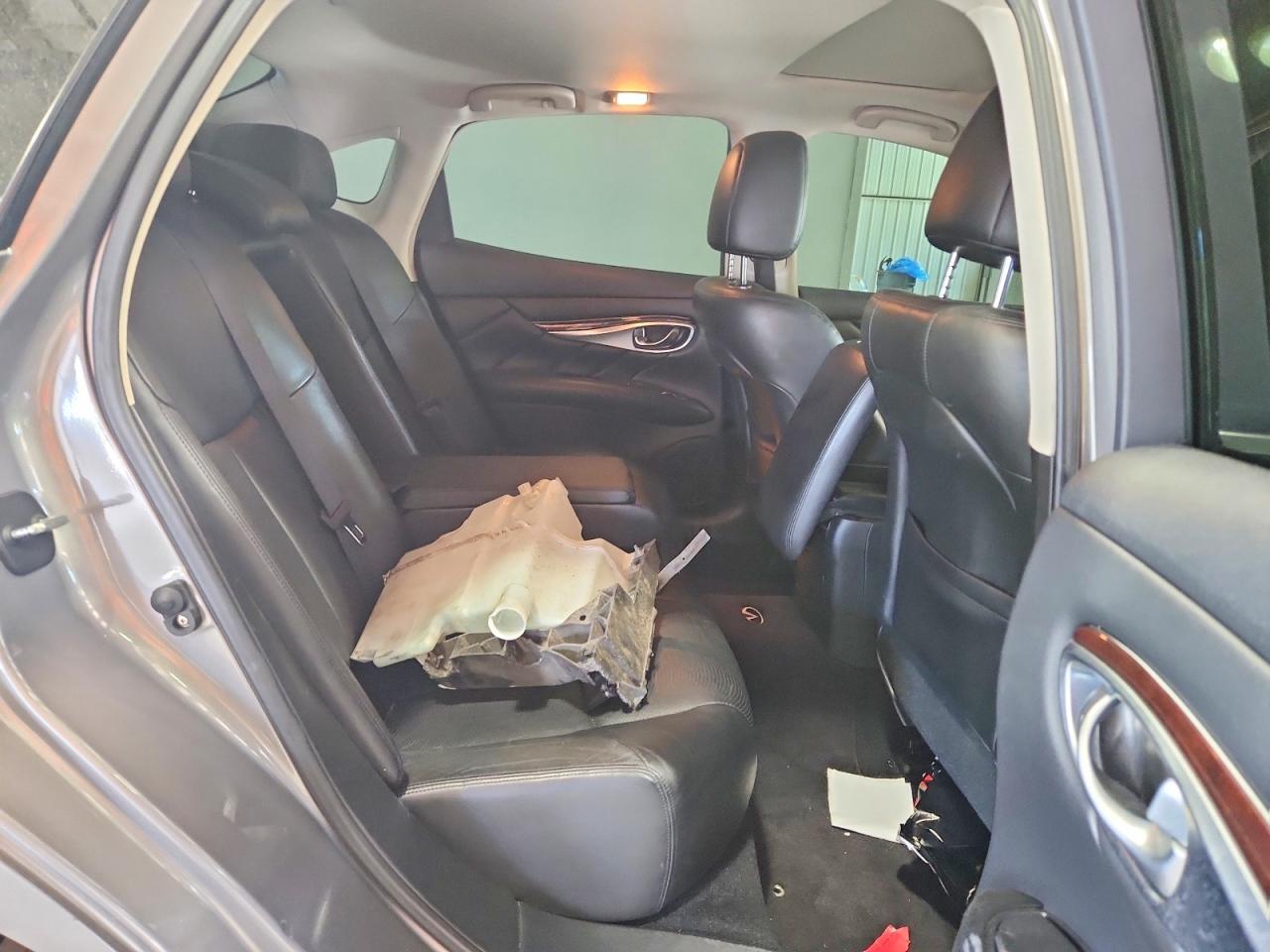 INFINITI M37 X