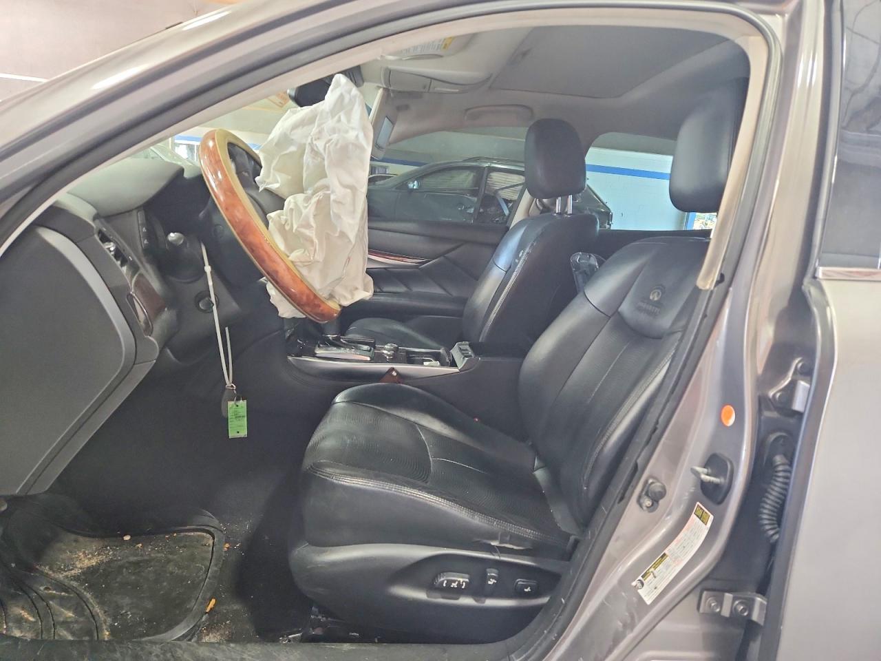 INFINITI M37 X