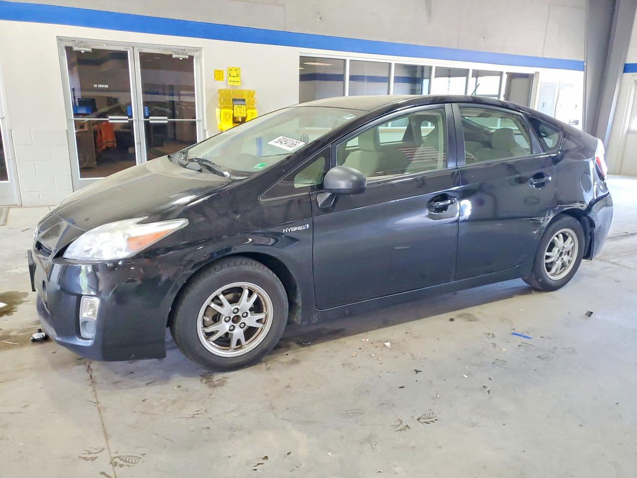 Salvage Toyota Prius Image