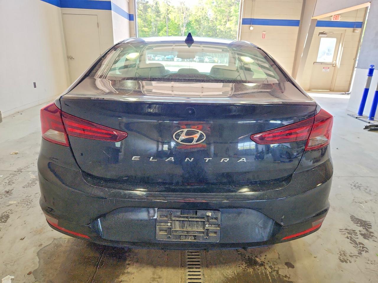 Hyundai ELANTRA Value Edition