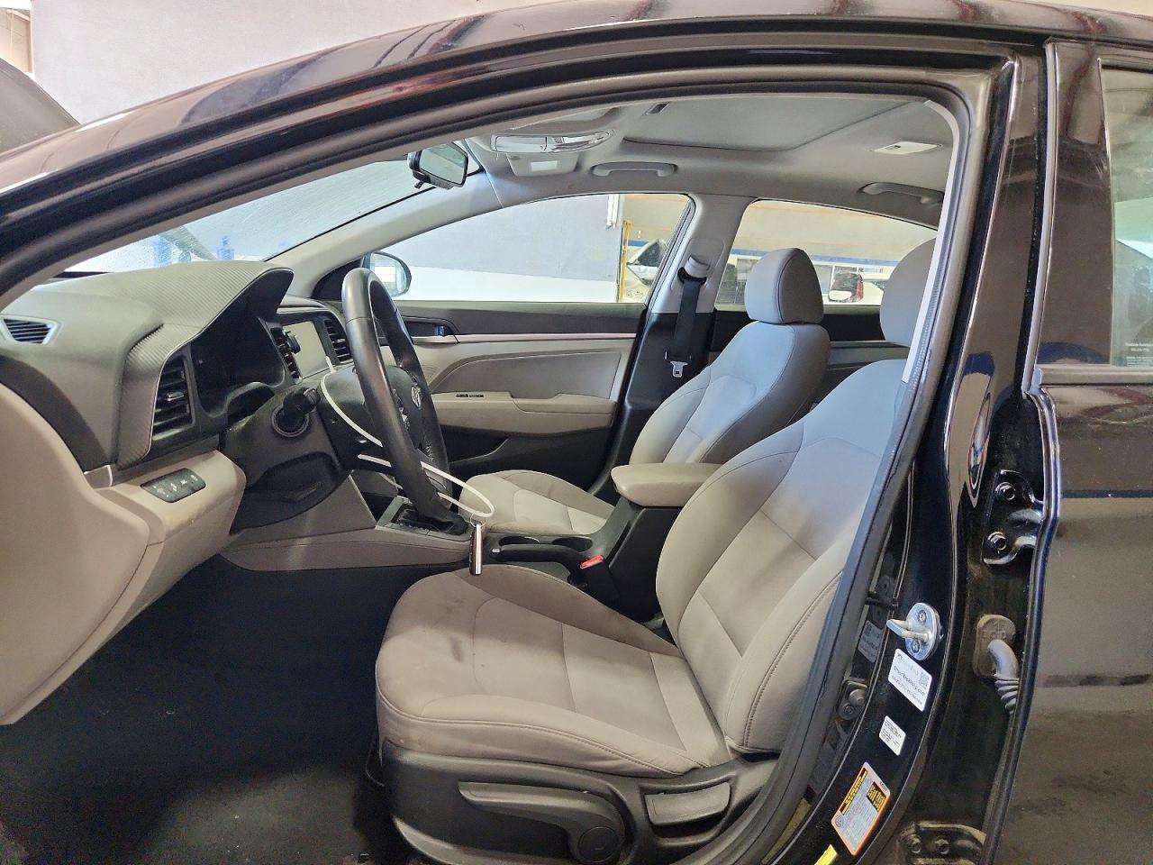 Hyundai ELANTRA Value Edition