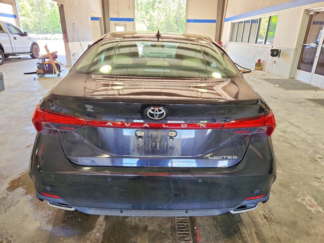 Toyota Avalon Limited