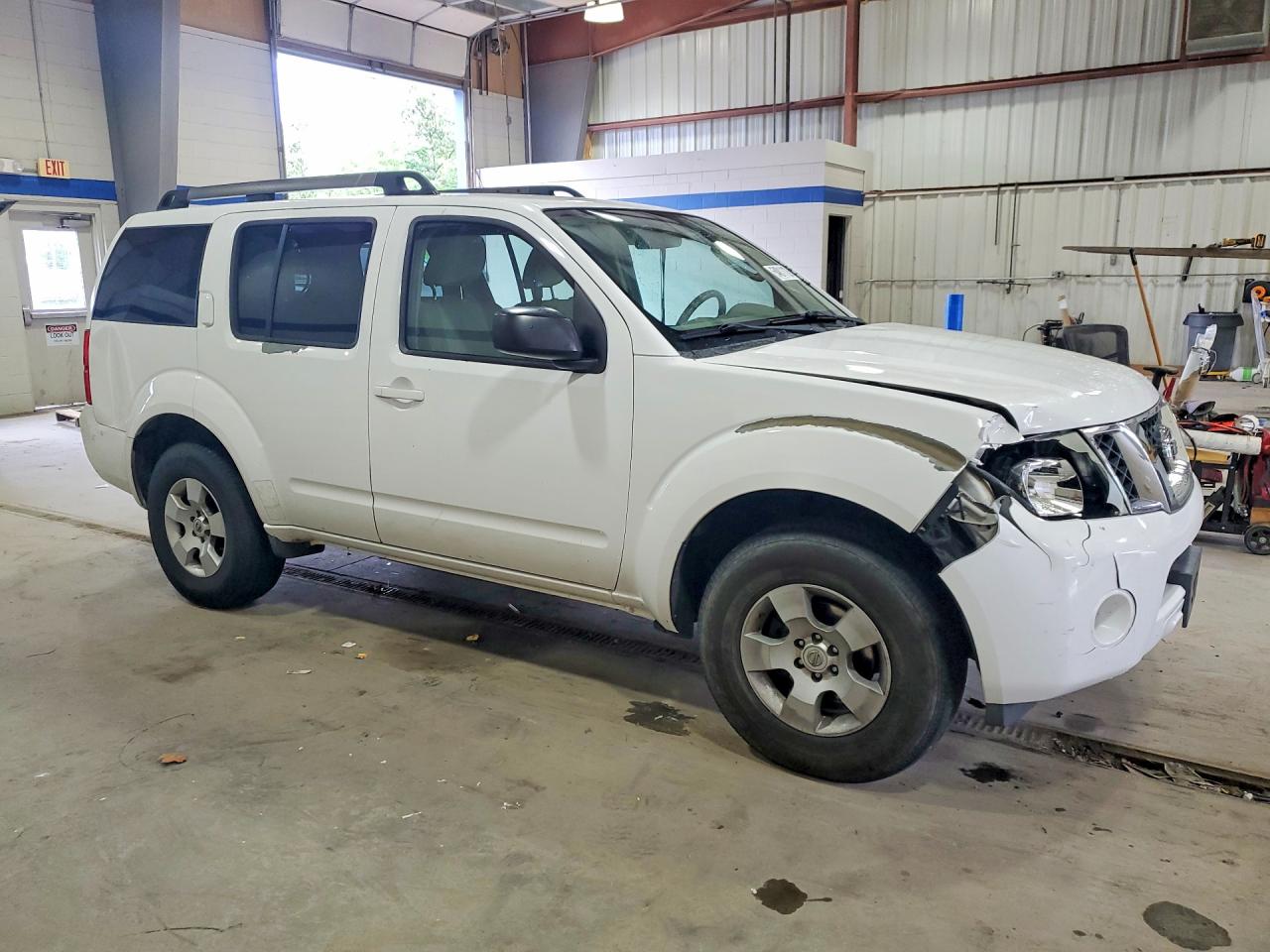 Nissan Pathfinder S