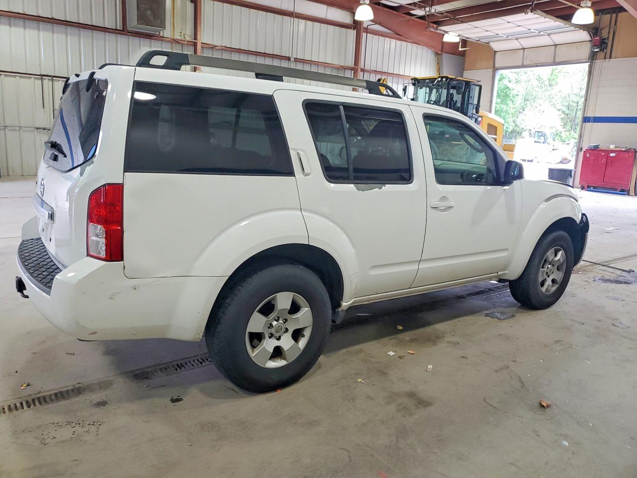 Nissan Pathfinder S