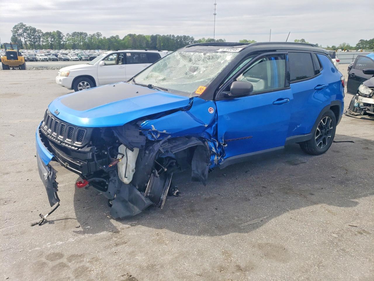 Salvage Jeep Compass Image