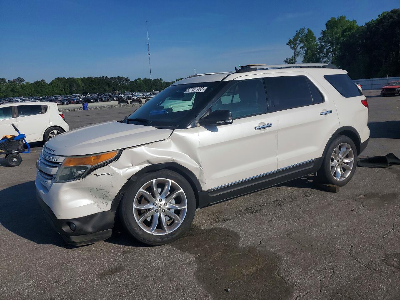 Salvage Ford Explorer Image