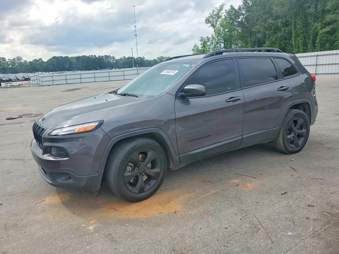 Salvage Jeep Cherokee Image