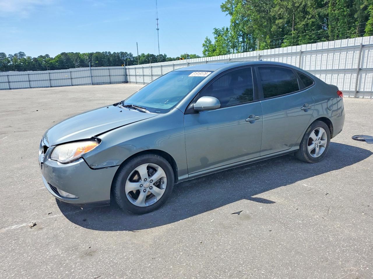 Salvage Hyundai ELANTRA Image