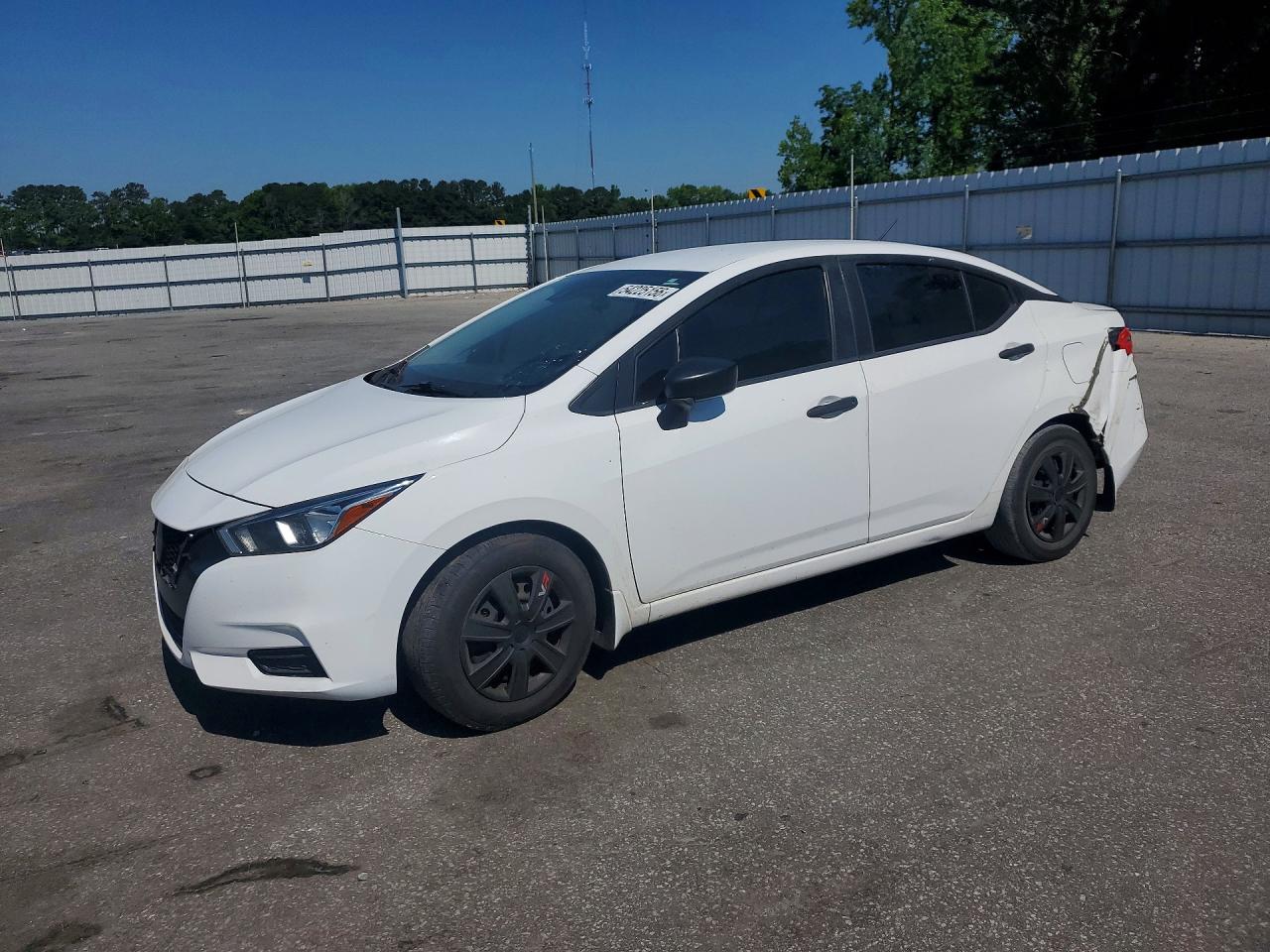 Salvage Nissan Versa Image