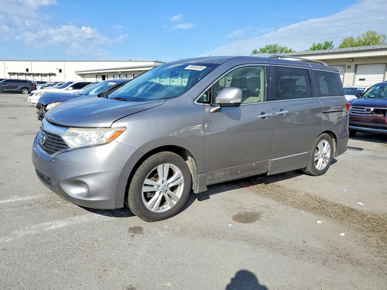 Salvage Nissan Quest 3.5 Image