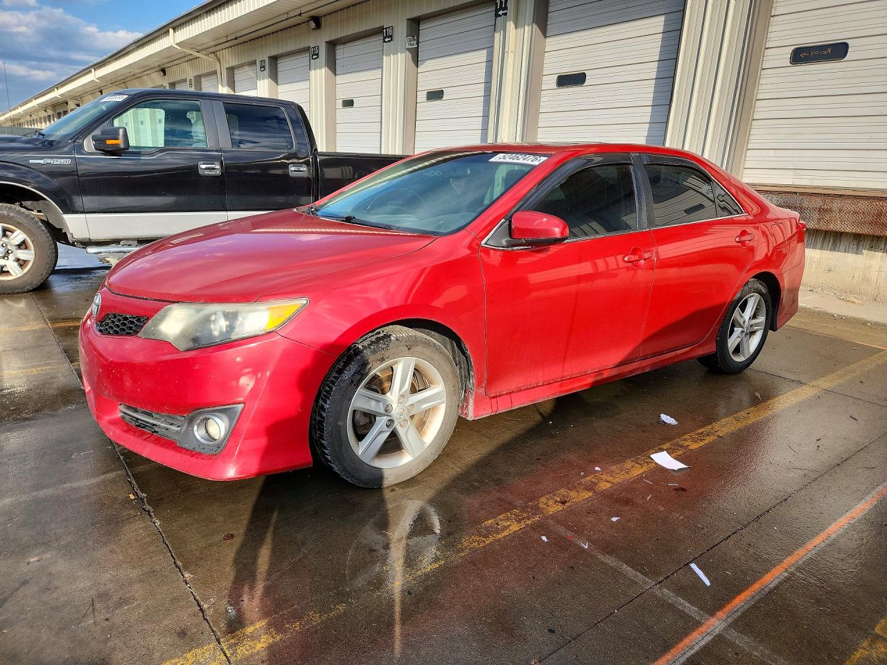 Salvage Toyota Camry Image