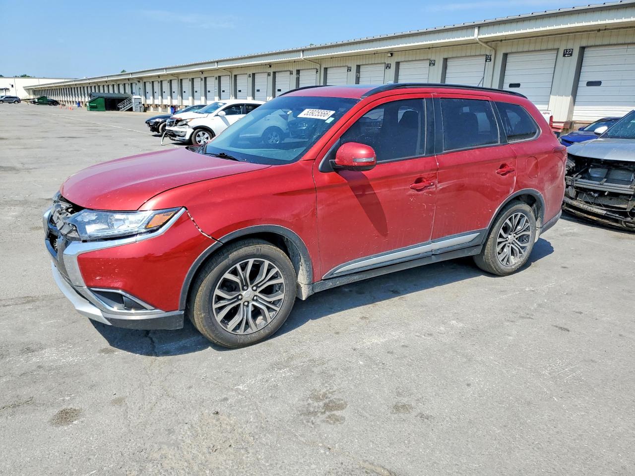 Salvage Mitsubishi Outlander Image