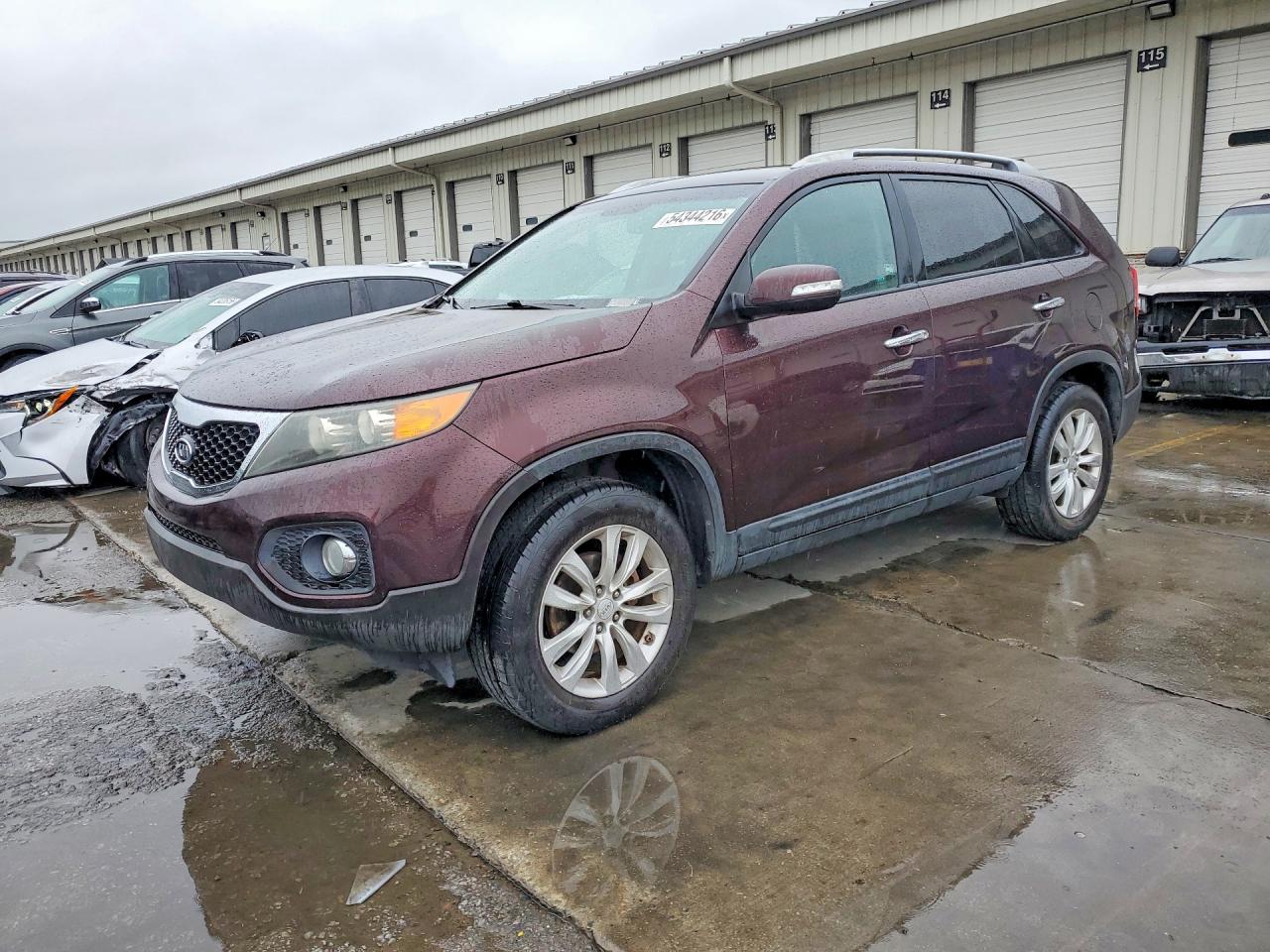 Salvage Kia Sorento Image