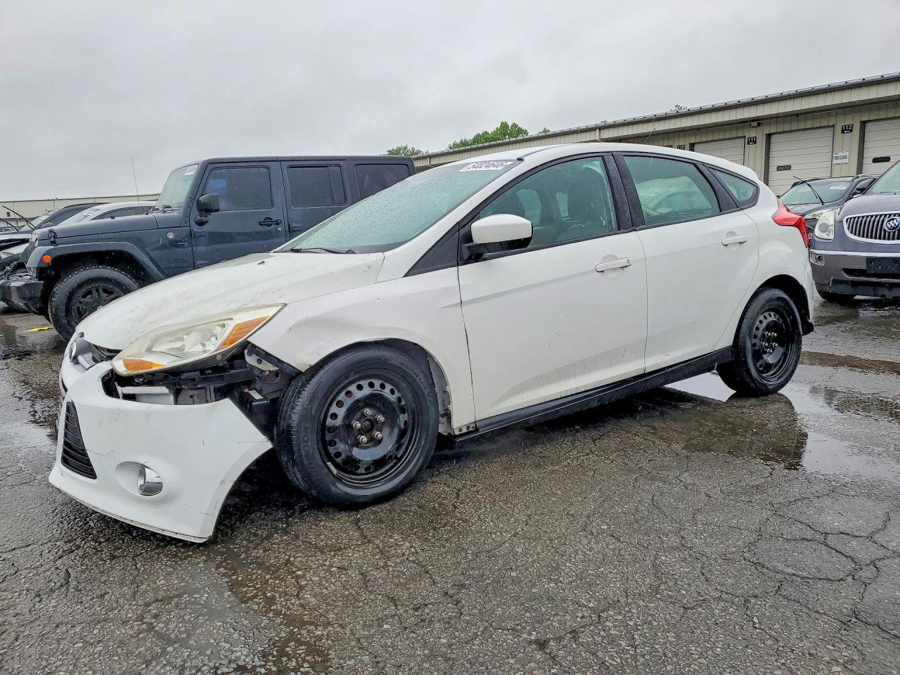 Salvage Ford Focus Image