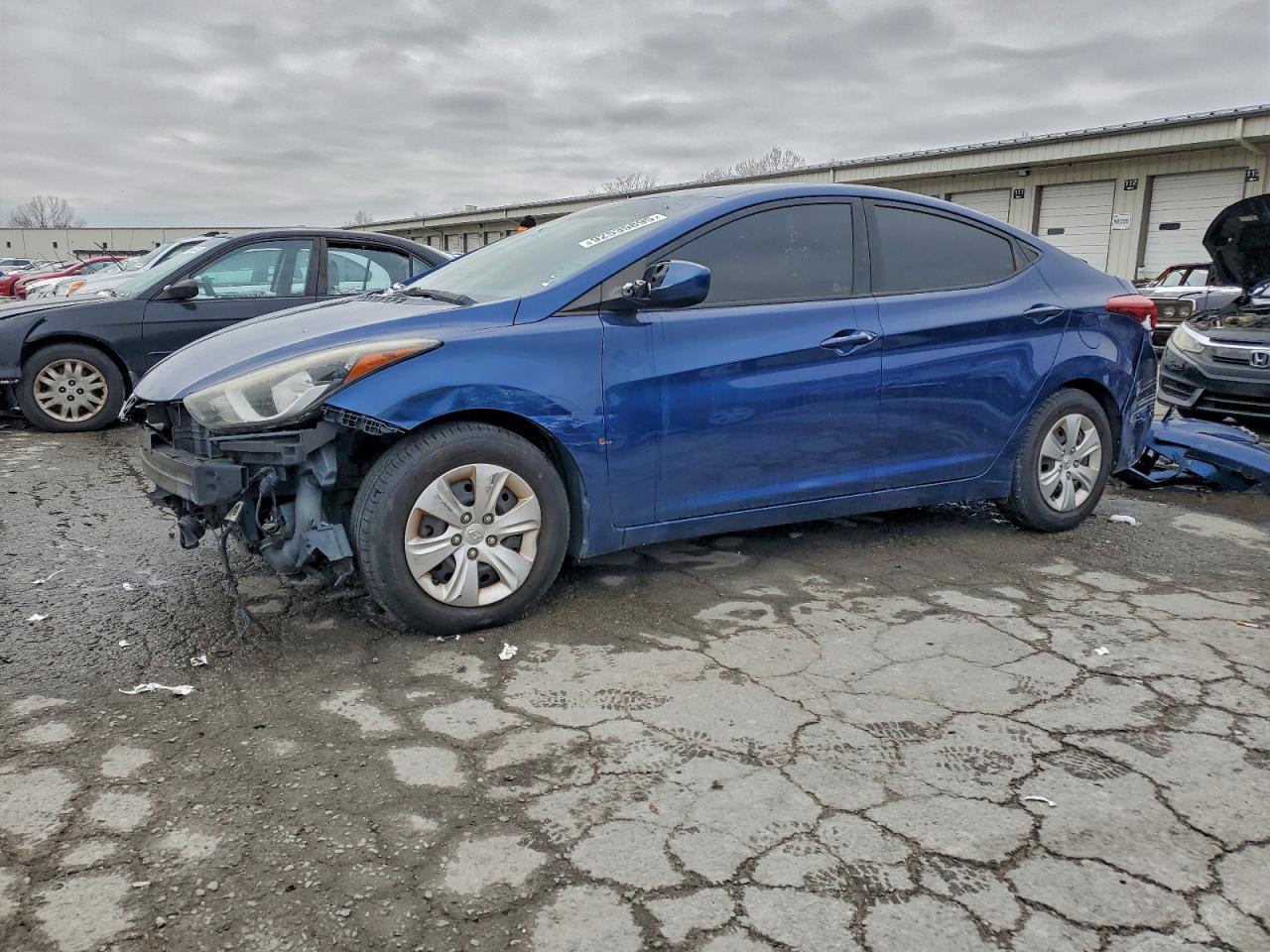 Salvage Hyundai ELANTRA Image