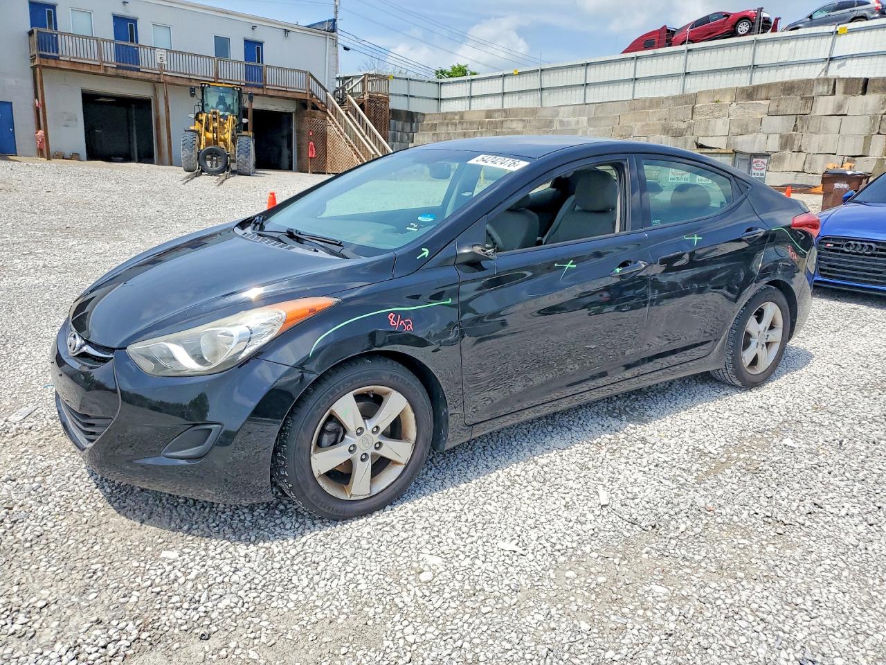 Salvage Hyundai ELANTRA Image
