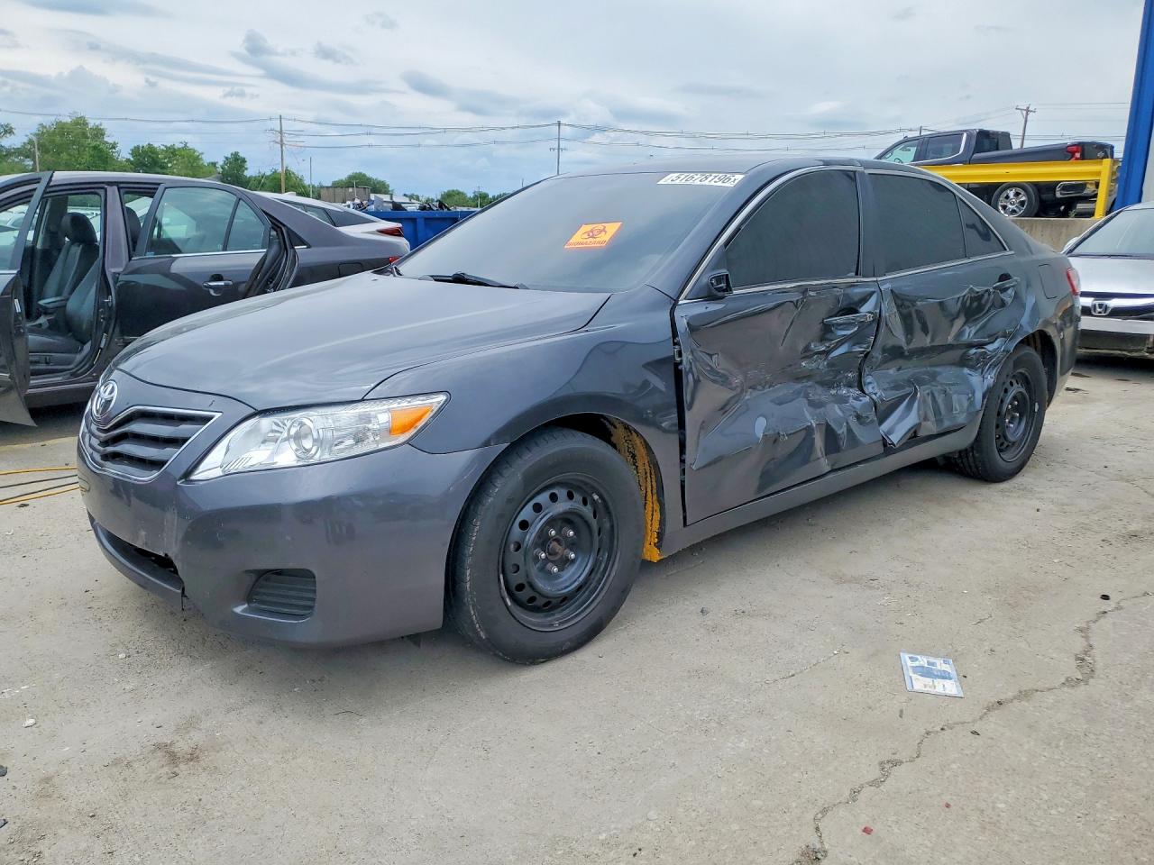 Salvage Toyota Camry Image